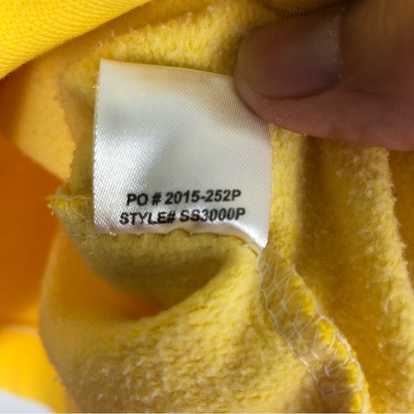 Harry Styles Kiwi Embroidered Crew Neck Yellow Sweatshirt Size Large - Picture 8 of 9